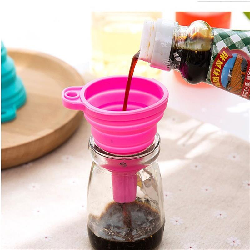Kitchen Gadgets Needed - 1 من السيليكون الأحمر قمع صغير